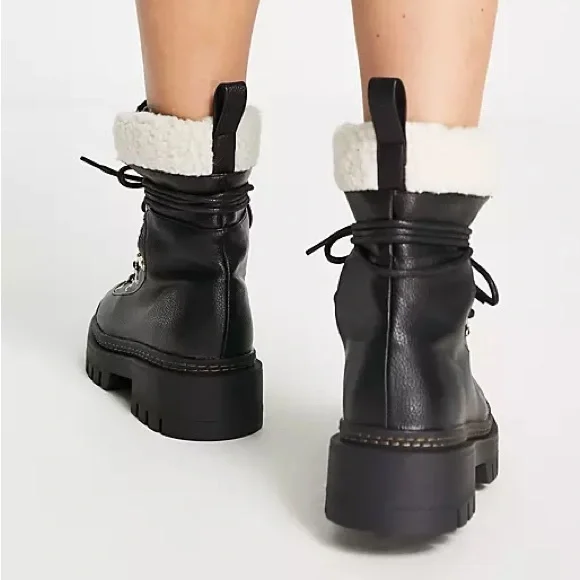 Missguided Snow Boots - Picture 5 of 7